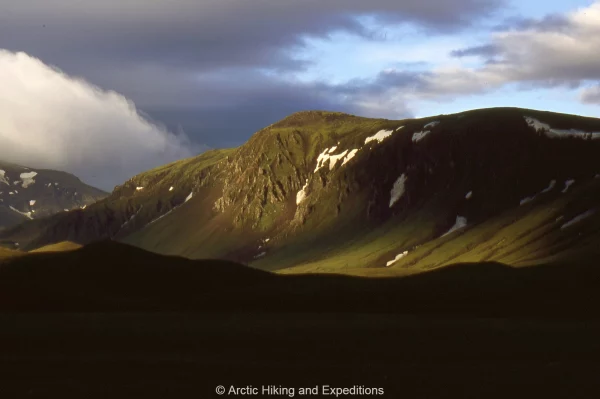 Laugavegur mountains Iceland trail