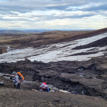 On Laugavegur trail towards Hrafntinnusker.